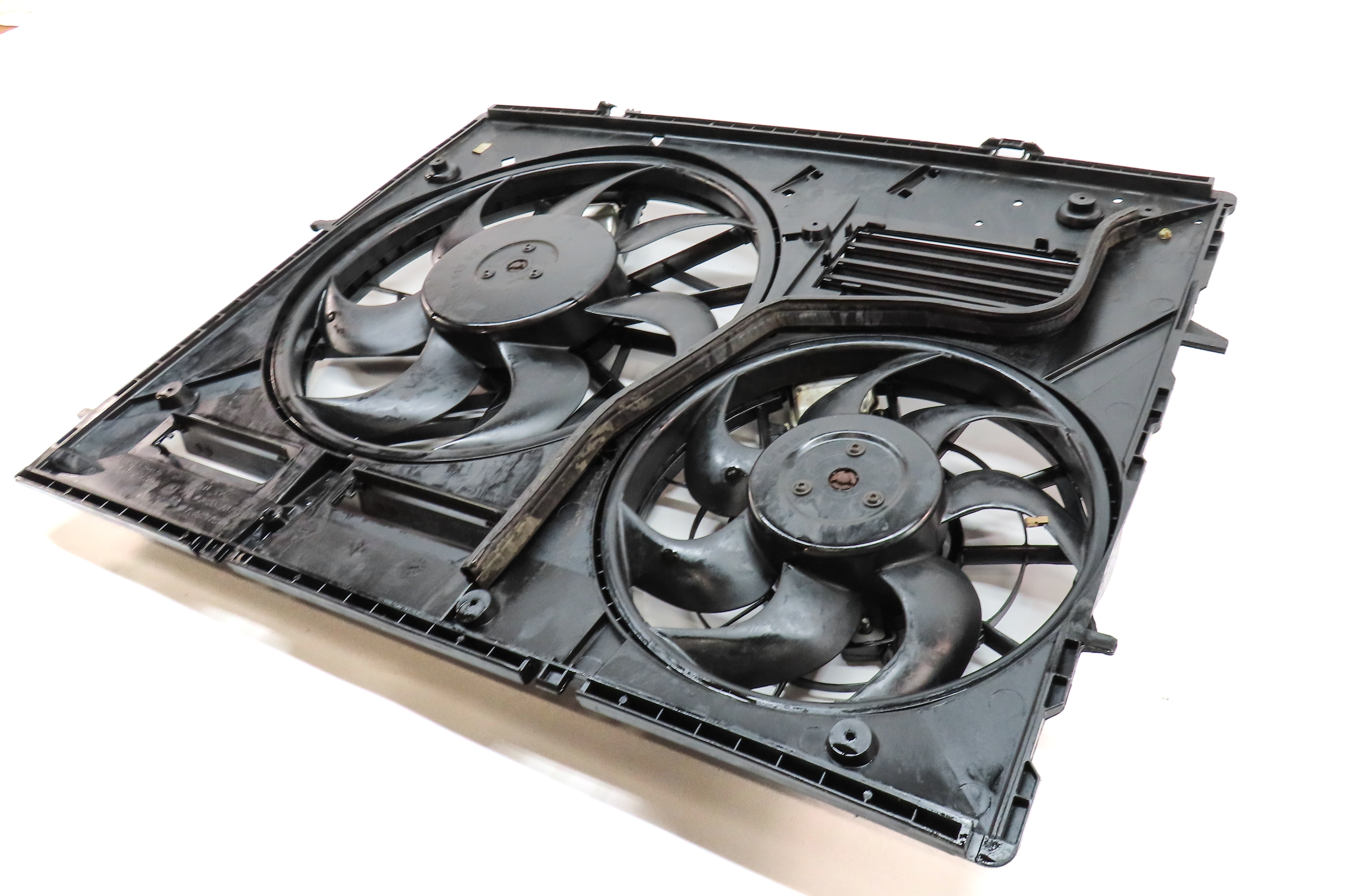 11-15 AUDI Q7 (4L) 3.0L ENGINE RADIATOR COOLING FAN (FOR MODELS w/ HITCH OPTION) — exact item pictured